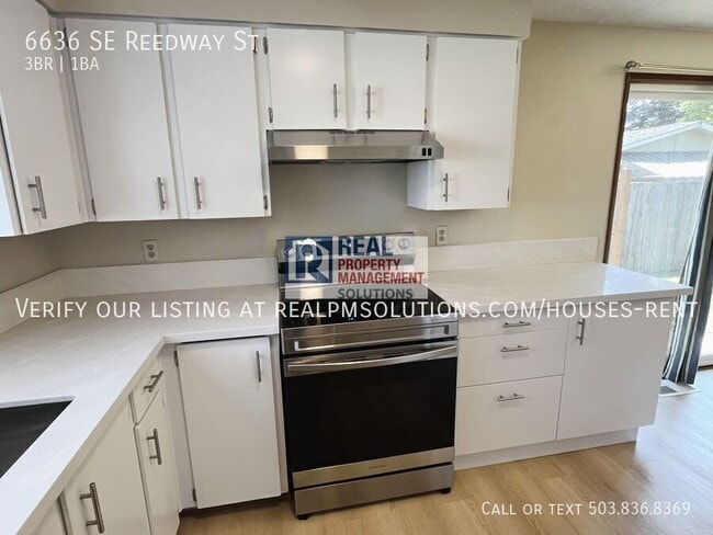 Building Photo - 6636 SE Reedway St