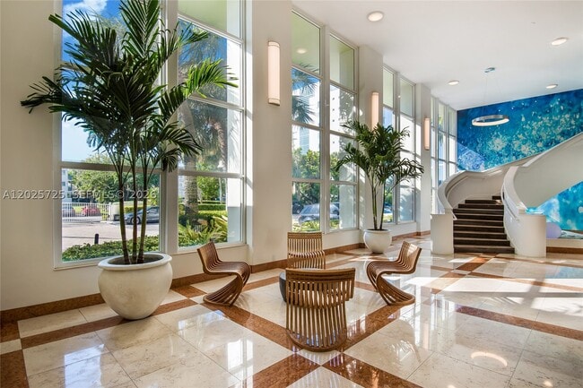 Building Photo - 10350 W Bay Harbor Dr