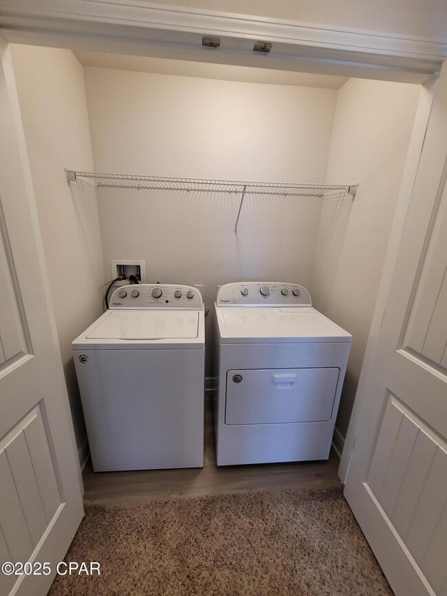 Building Photo - 1874 Pointe Dr