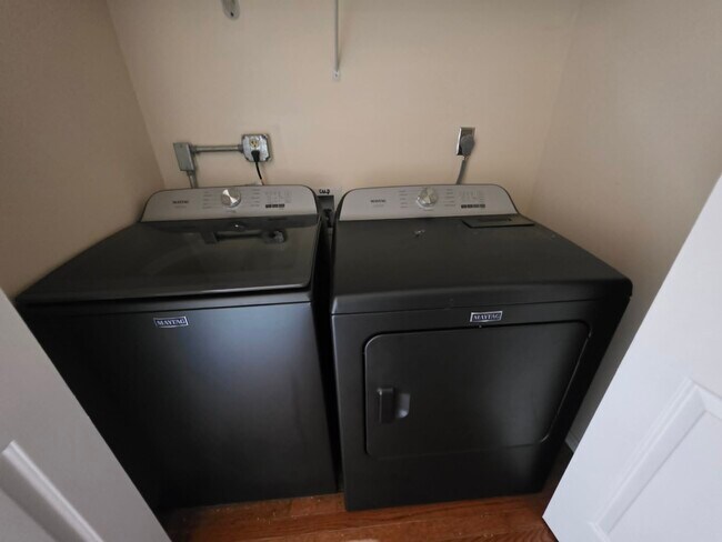 Building Photo - 1405 Bantry Ln