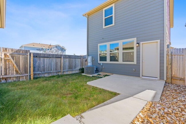 Building Photo - 1828 Arendale Dr
