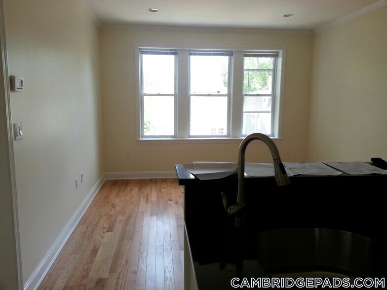 Building Photo - 3 Chauncy St