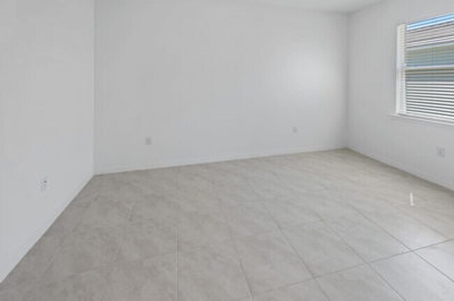 Building Photo - ANNUAL RENTAL AVAILABLE FOR ASAP MOVE-IN!!