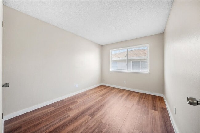 Building Photo - 4617 Palm Ave