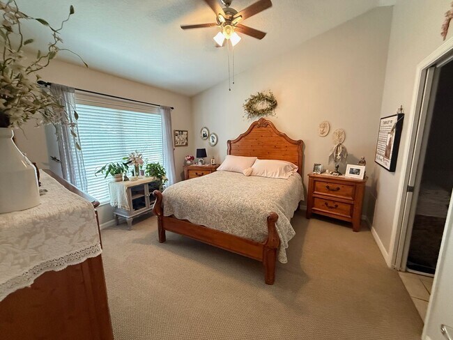 Building Photo - 3/2 Clermont Villa