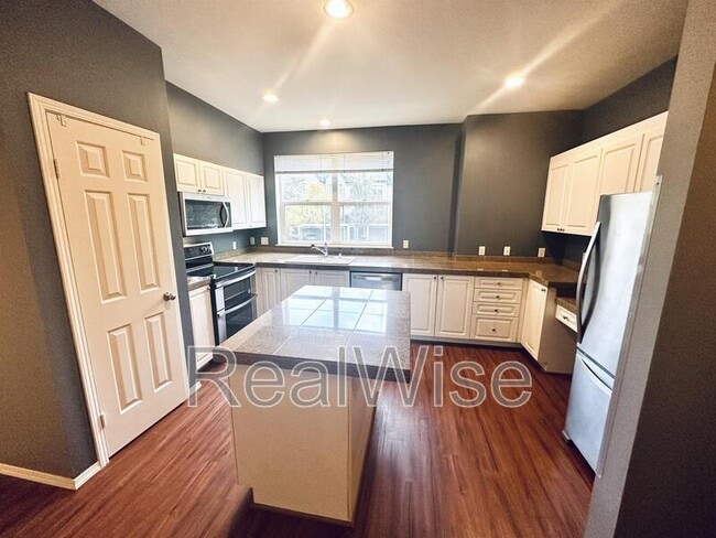 Building Photo - 1713 SE Cutter Ln