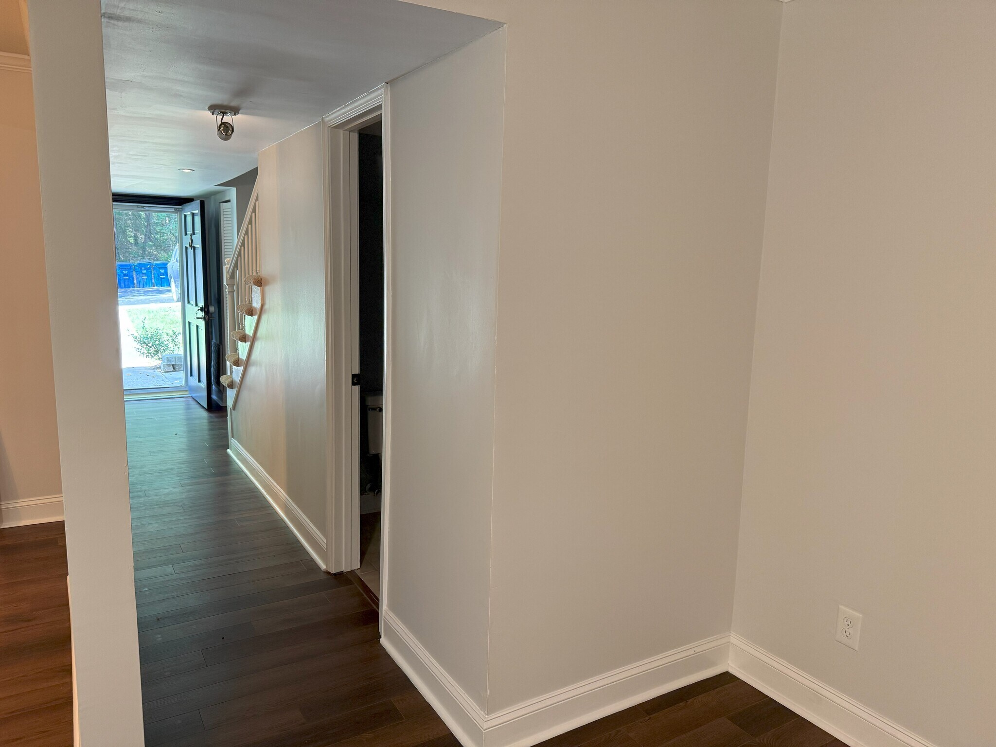 Building Photo - 1337 Springlawn Ct