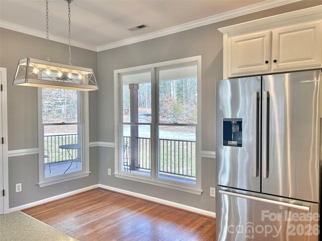 Building Photo - 7809 Deer Trail