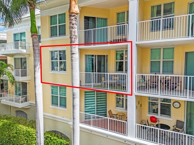 Building Photo - 802 W Windward Way