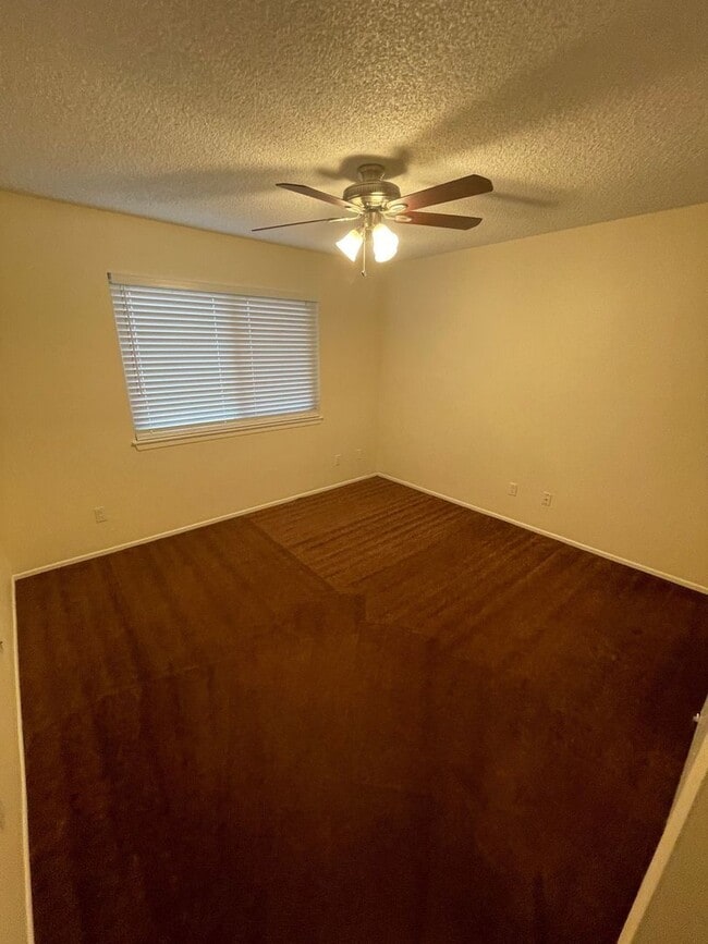 Building Photo - 12719 Navajo Pl