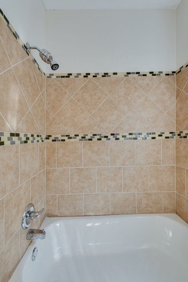 Building Photo - 2231 Blair Blvd