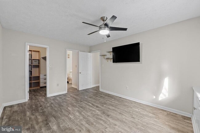 Building Photo - 33 Windbrooke Cir