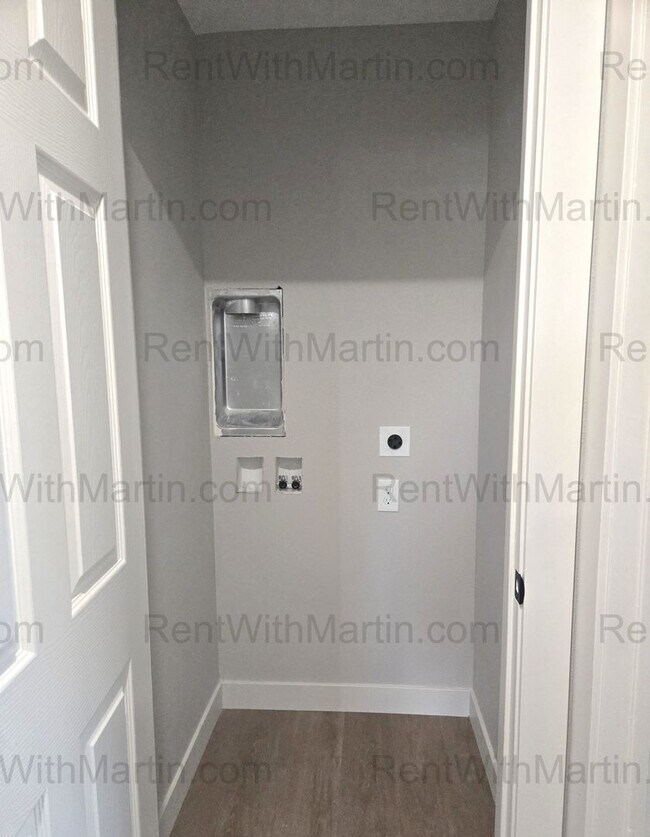 Building Photo - FOR RENT- BRAND NEW BUILD on Janney Ave!! Dogs ok!