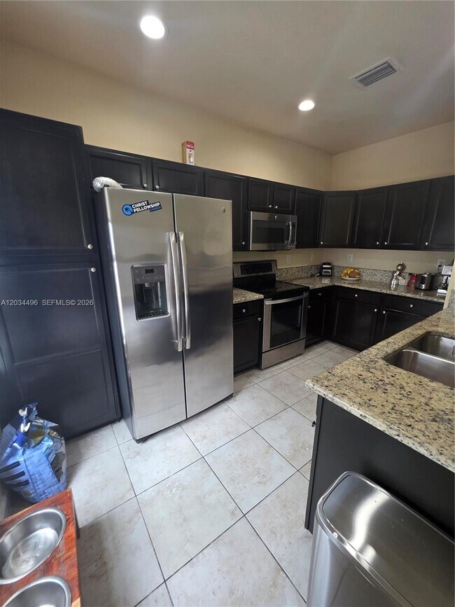 Building Photo - 9424 SW 171st Pl