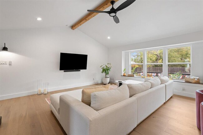 Building Photo - 3808 Leafield Dr