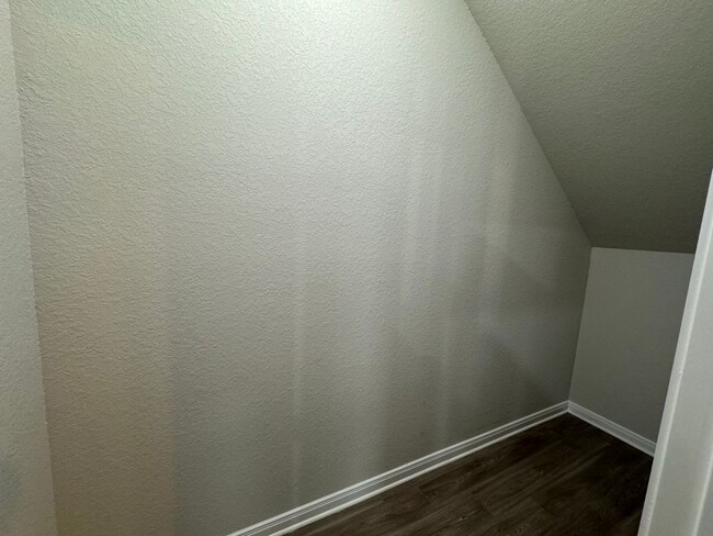 Building Photo - Luxury 3/2.5 2 Story Townhouse in NBTX