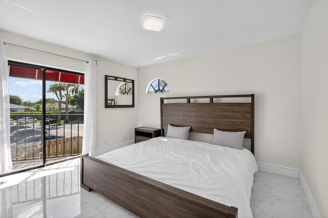 Building Photo - 4310 Village Dr