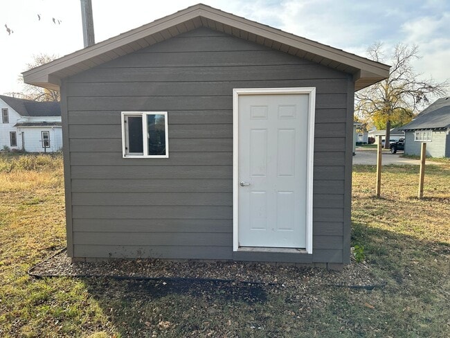 Building Photo - Newly Renovated 2 Bed House in Rock Valley...