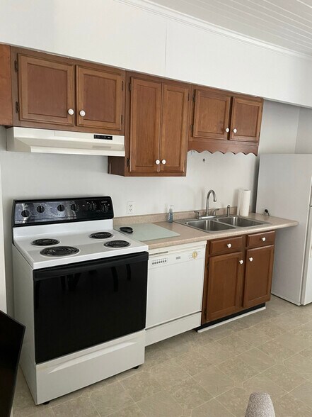 Building Photo - 302 Virginia Ave