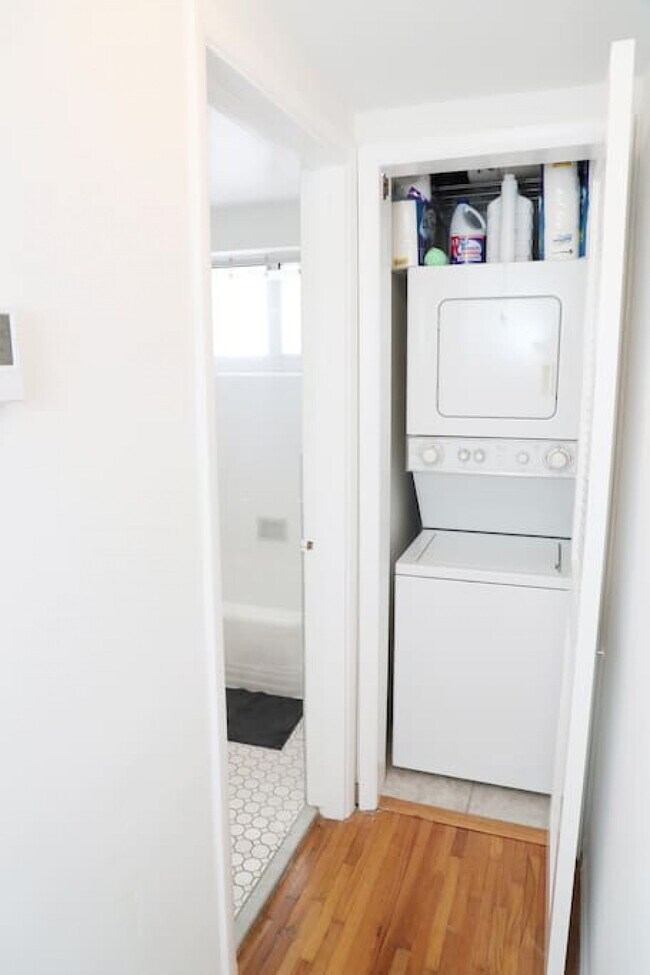 Building Photo - 219 Antilla Ave