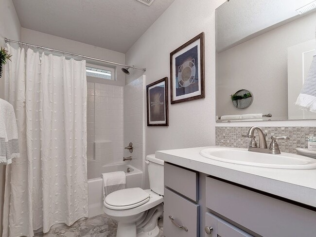 Building Photo - 3 Bedroom Home in Nampa with no back neighbors!!