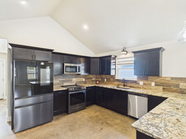 Building Photo - 124 Feather Way