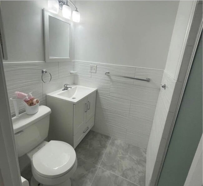 Building Photo - 8604 Wayfield Ct