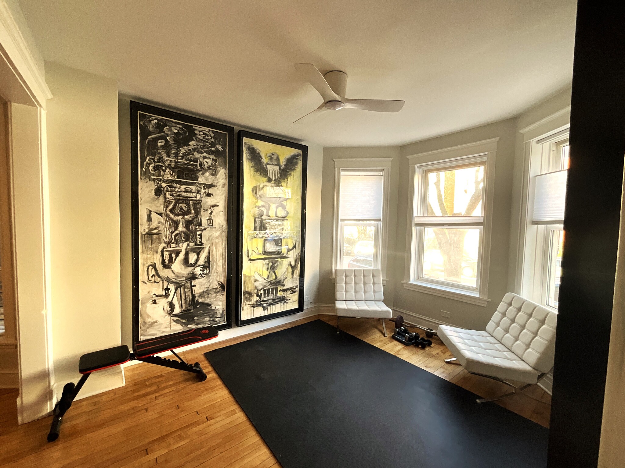Living area - 1323 N Artesian Ave
