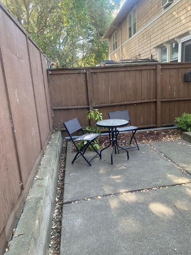 Building Photo - Charming & Fully Updated 2 BR | 1 BA Condo...