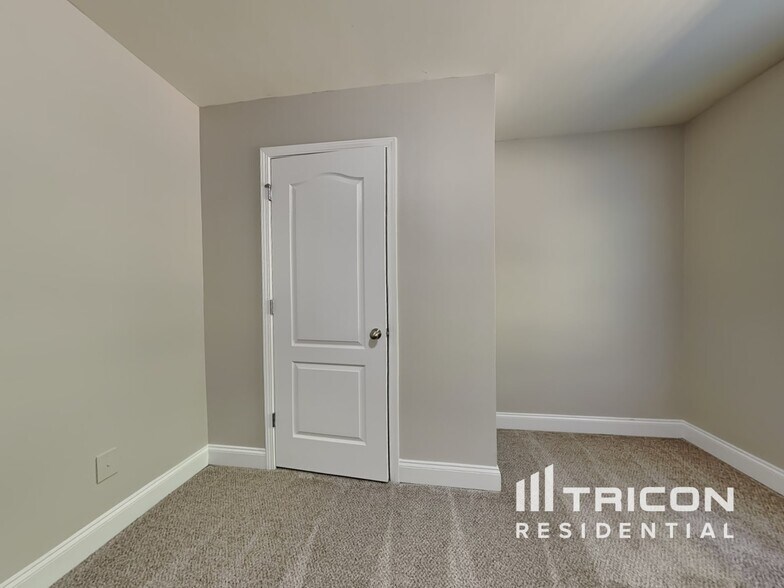 Building Photo - 4556 Bellemeade Dr