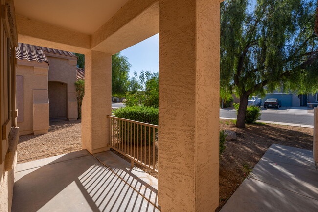 Building Photo - 15224 W Desert Hills Dr