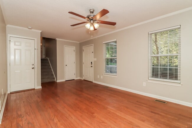 Building Photo - 236 Amy Blvd