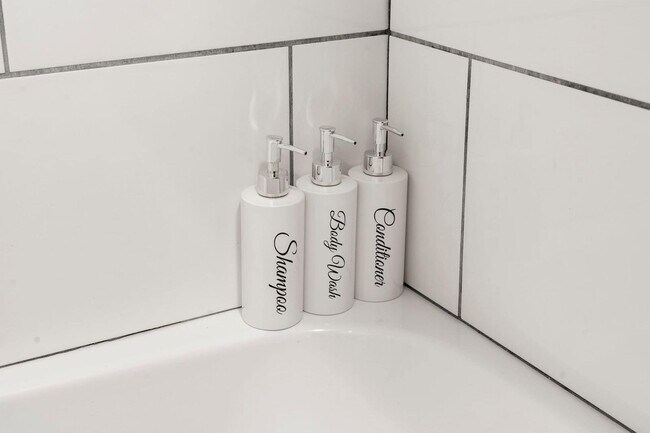 Building Photo - 2207 W 18th St