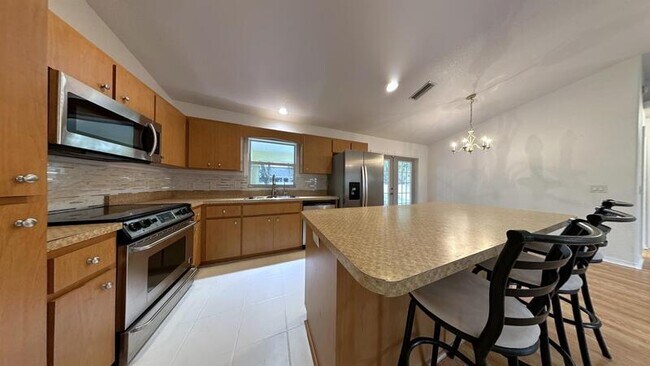 Building Photo - 3616 Spinner Ave
