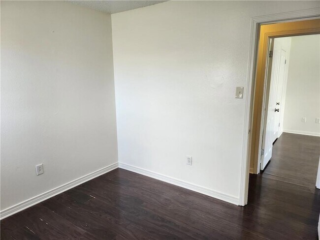 Building Photo - 44 Carriage Ln