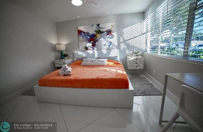 Building Photo - 327 Lancaster St