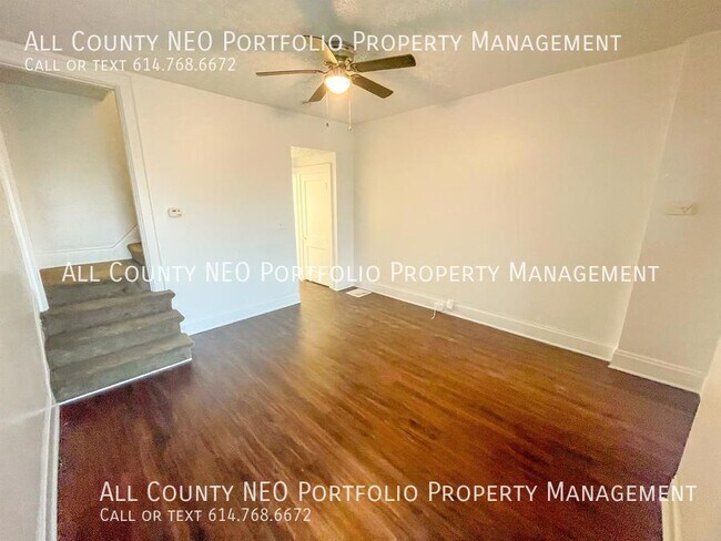 Building Photo - 2 Bed, 1 Bath Townhouse