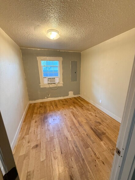 Building Photo - 123.5 S Latah St