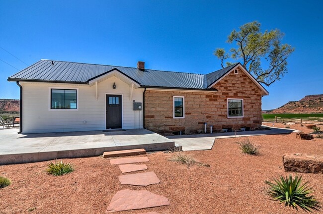 Building Photo - 652 N Crescent Butte Trail