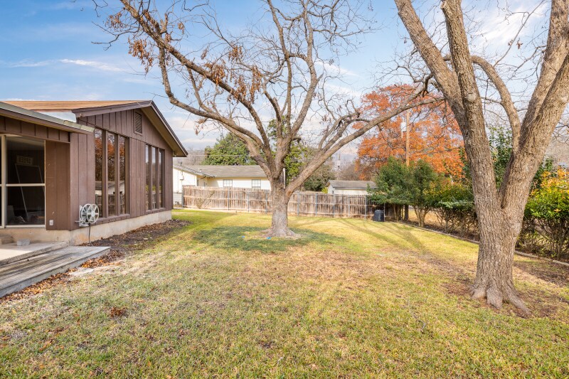 Building Photo - 7210 Grass Valley Dr