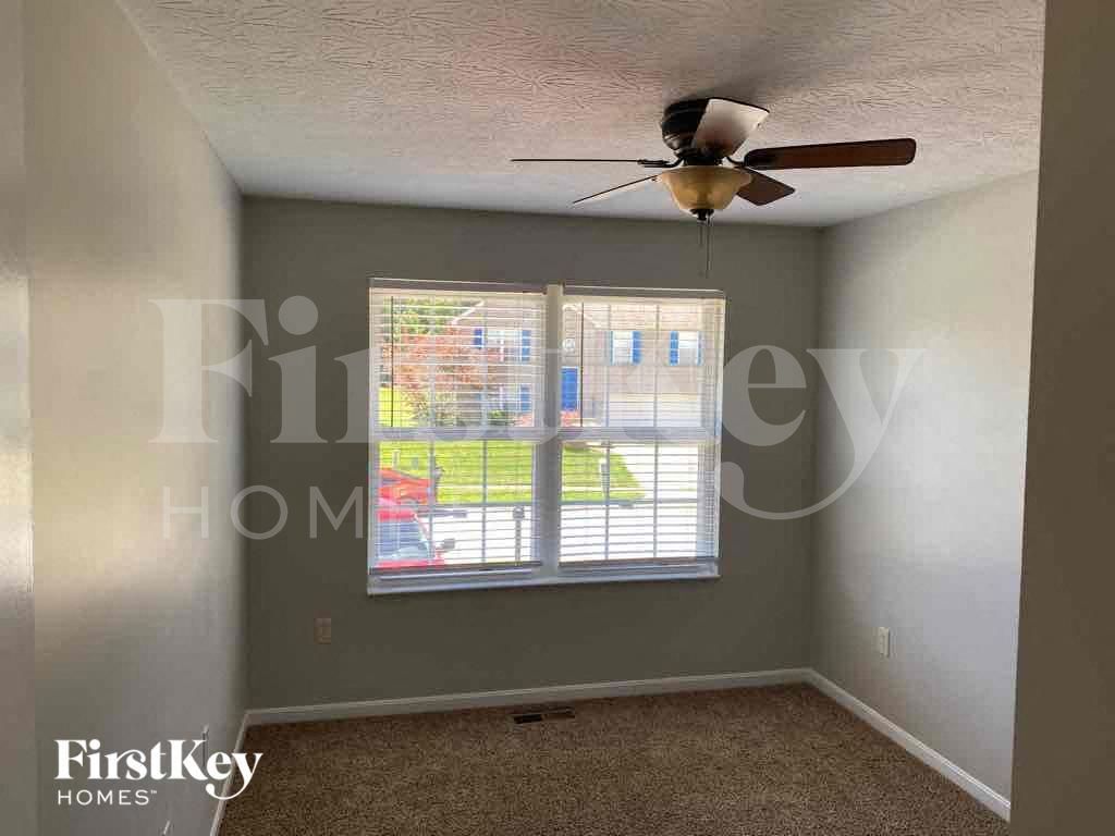 Building Photo - 2572 Ivan Ct