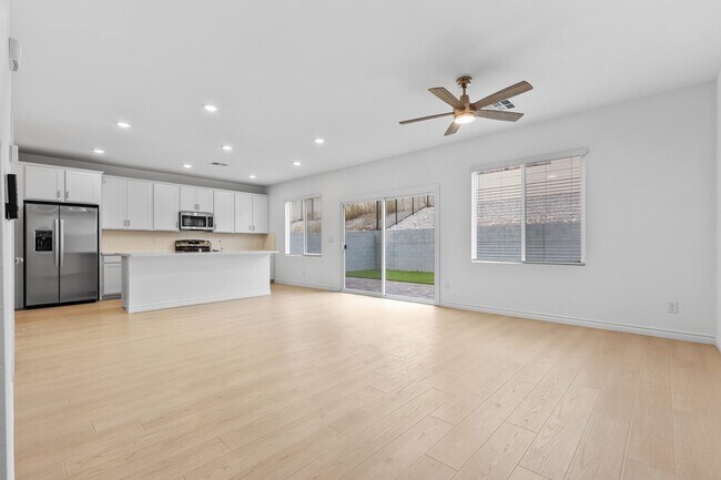 Building Photo - 4469 Sawyer Rdg St