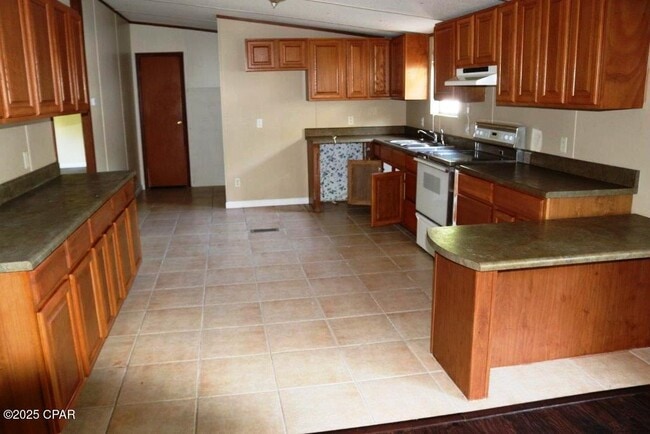 Building Photo - 5011 Lake Dr