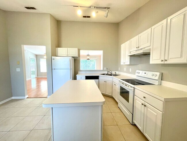 Building Photo - Great 4/2 home in Wedgefield!!