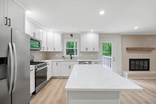 Building Photo - Beautifully Renovated Ranch in Marietta