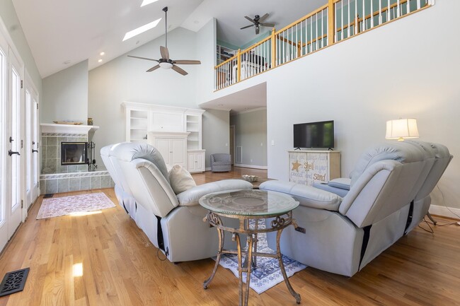 Building Photo - 133 Old Augusta Dr