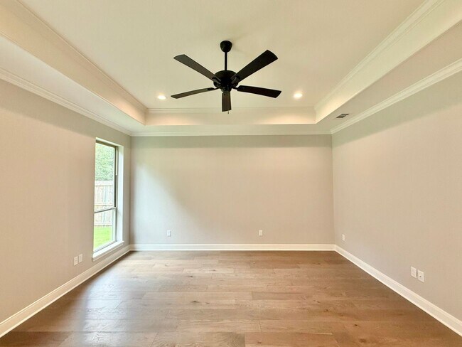 Building Photo - Beautiful and Spacious 3-Bedroom, 2-Bath R...