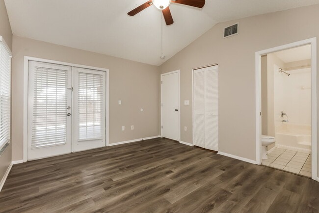 Building Photo - 13208 Sharondale Ct