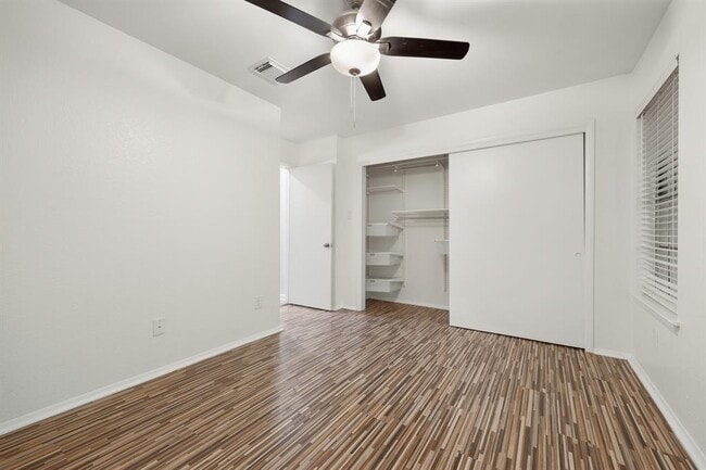 Building Photo - 1411 Gracy Farms Ln