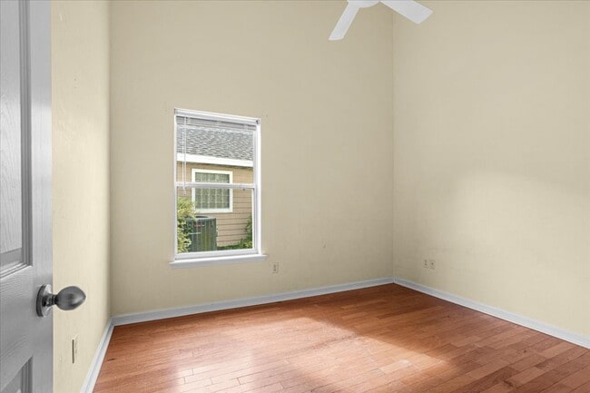 Building Photo - 11795 NW Creek Dr